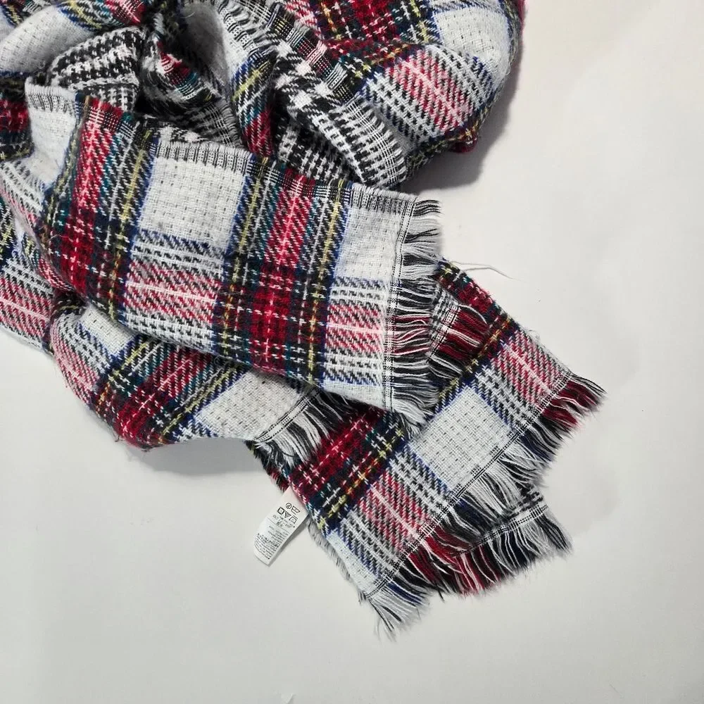 Old Navy plaid print blanket scarf
